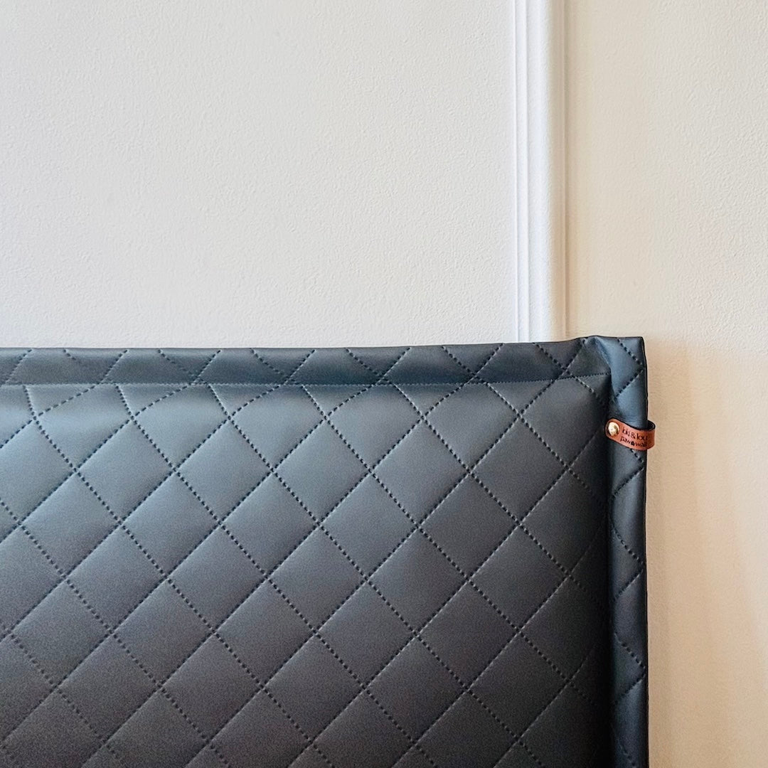 Wandschutz für deinen Hund im Quilted - Design